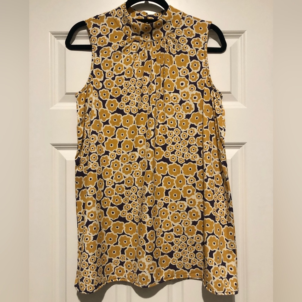 Tunic-like sleeveless blouse from Anthropologie - Size Medium